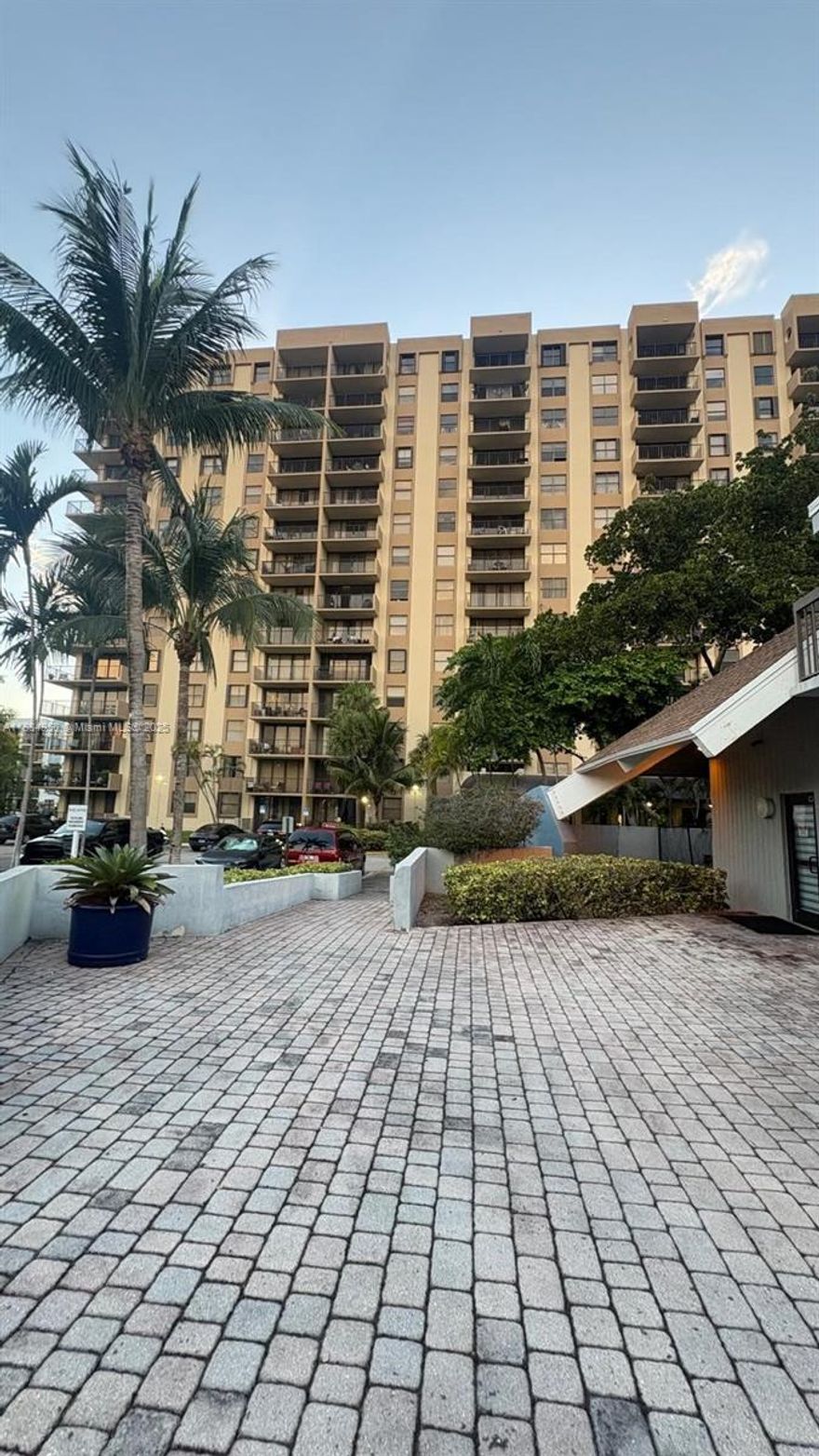 2/2 Corner Unit With Wrap Around Balcony, 2 Huge Closets In Primary Bedroom**Tile In Living Area*** . Complex Is Only One Block From Biscayne Blvd. Gated Community With Pool, Tennis Court And Gym. Near I95, Johnson & Wales, FIU, Aventura And Bal Harbor.