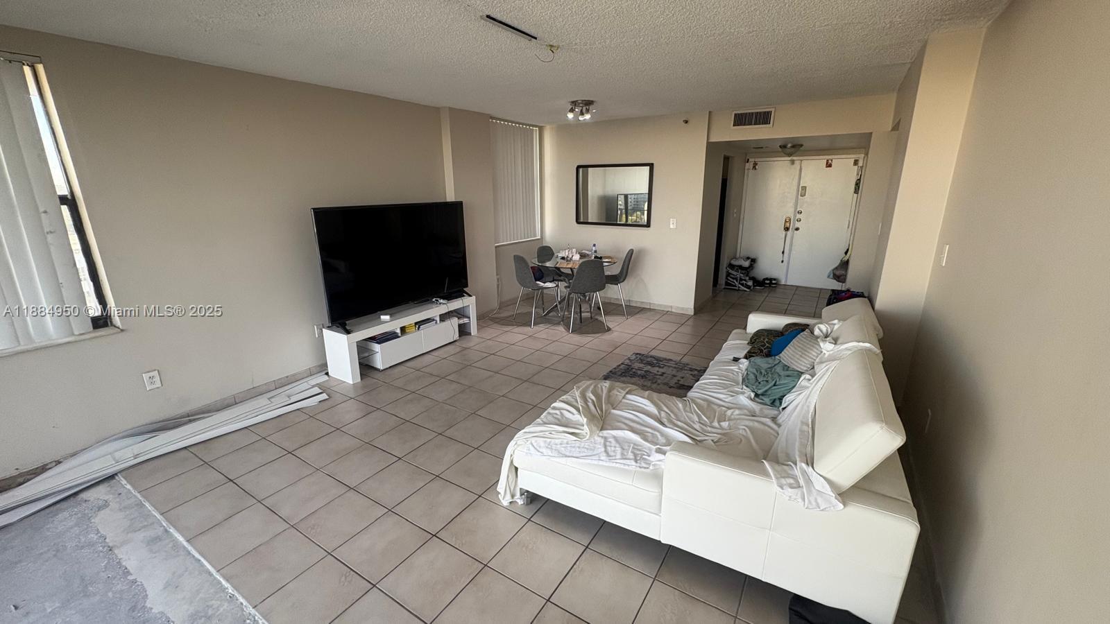 GREENWICH PH I CONDO - Residential Lease