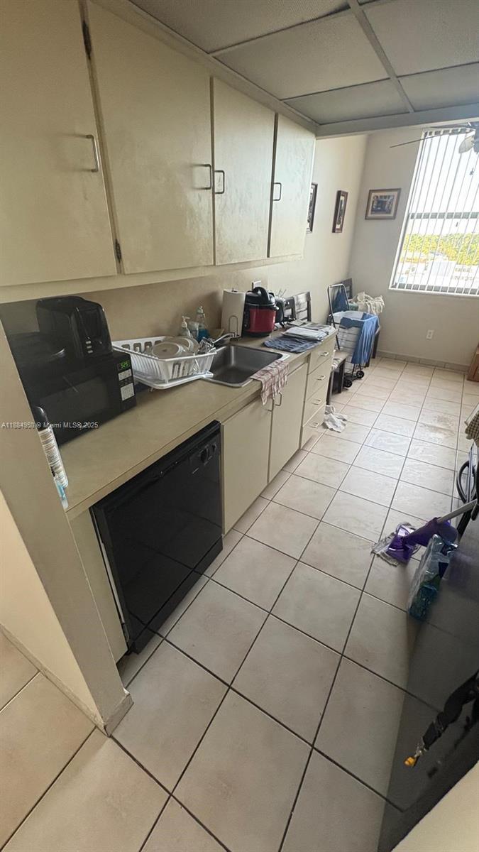 GREENWICH PH I CONDO - Residential Lease