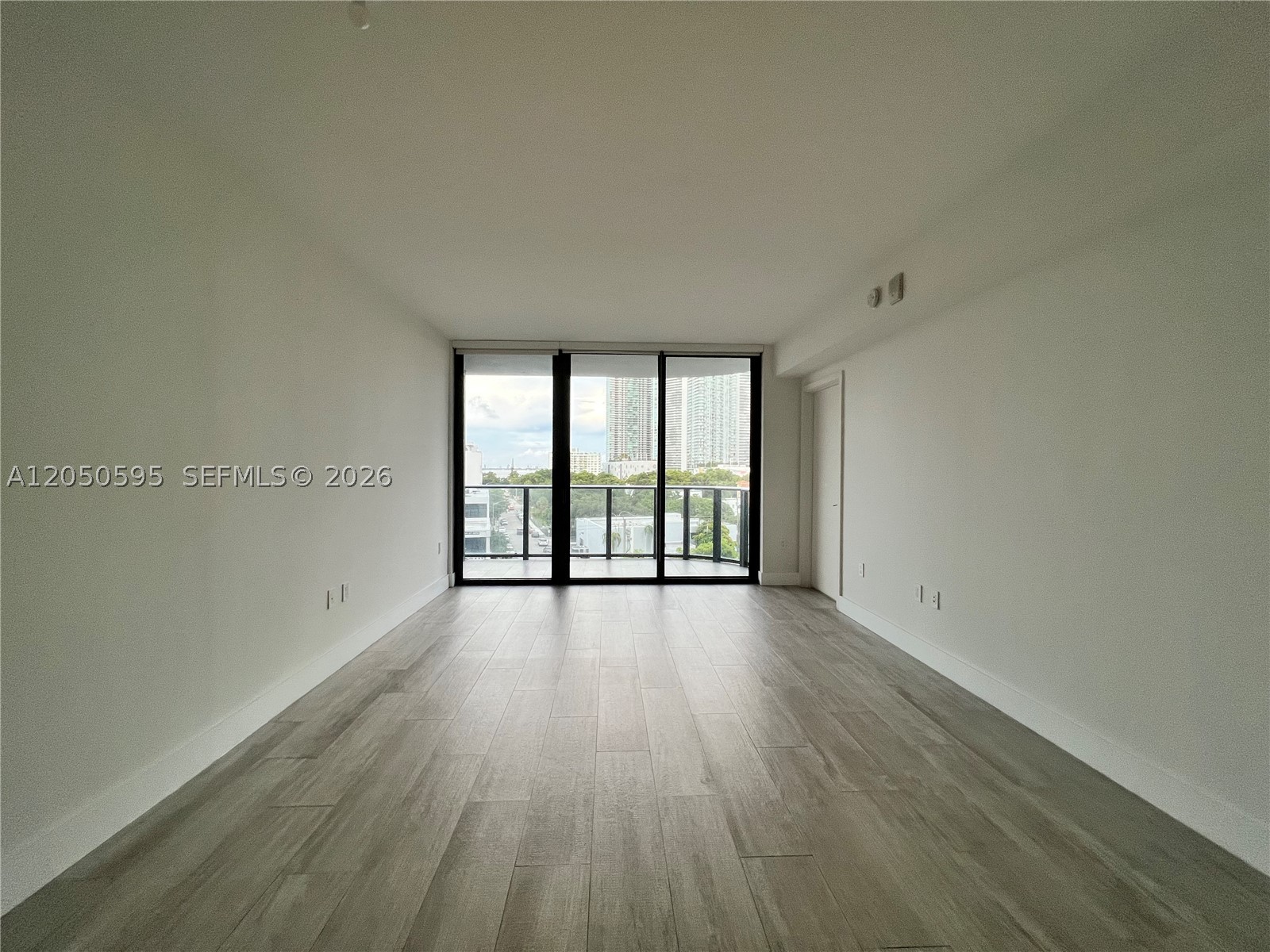121 NE 34th St L505