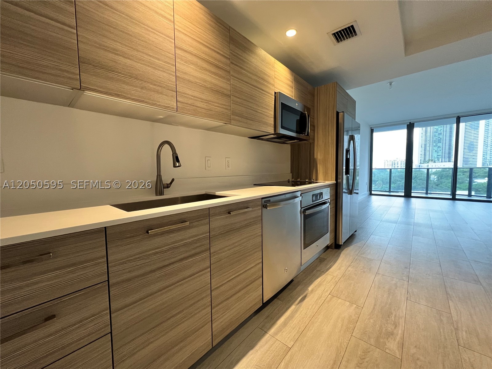 121 NE 34th St L505