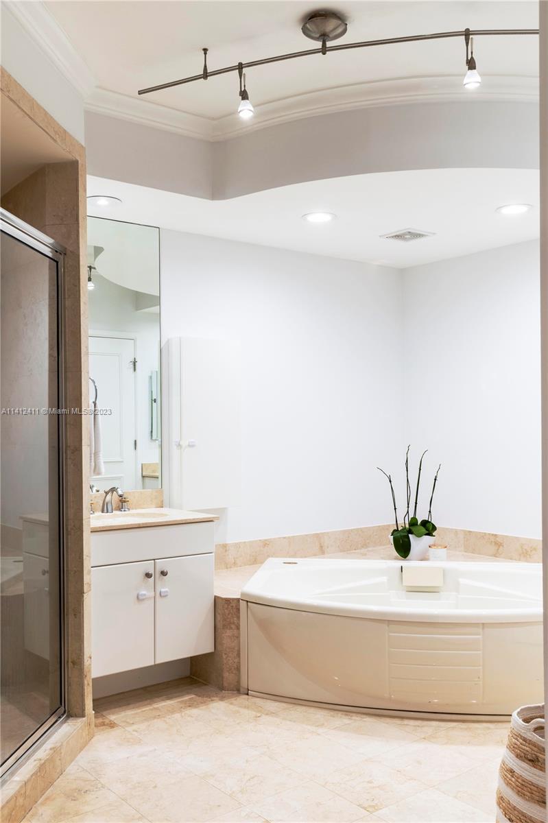 LAKE VILLA ONE CONDO - Residential