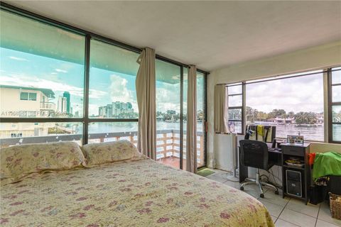 6484 indian creek 132 Miami Beach FL 33141