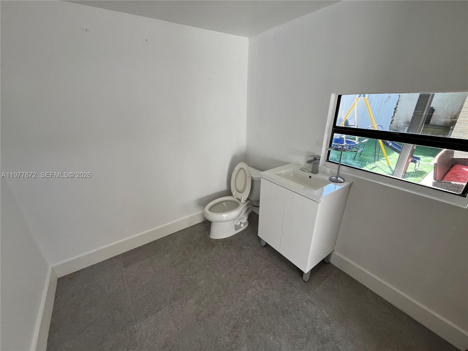 HOLLYWOOD BEACH GARDENS - Residential Lease