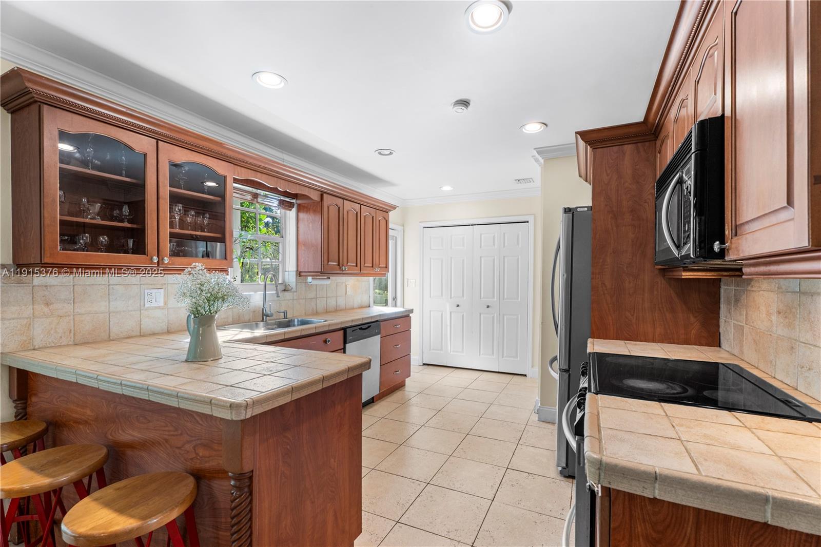 SUNSET ESTATES - Residential