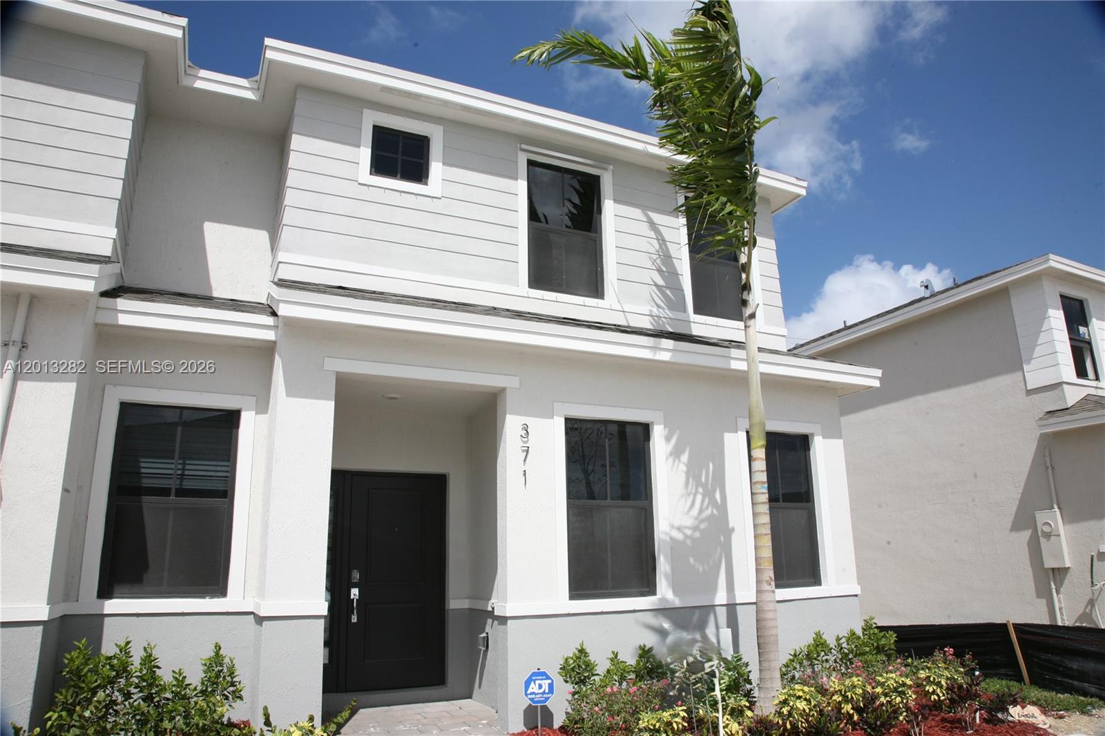 MIAMI LAND AND DEVELOPMEN - Residential Lease