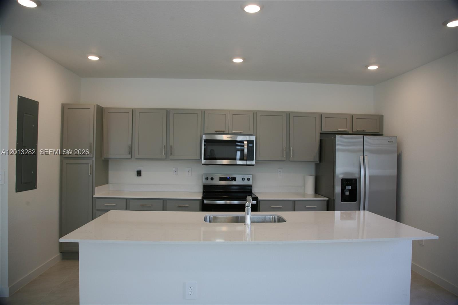 MIAMI LAND AND DEVELOPMEN - Residential Lease
