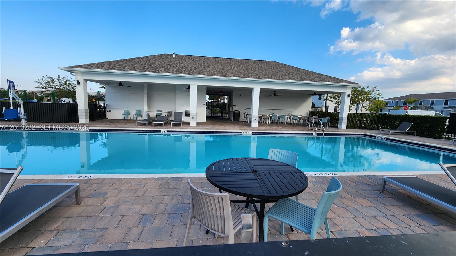 MIAMI LAND AND DEVELOPMEN - Residential Lease