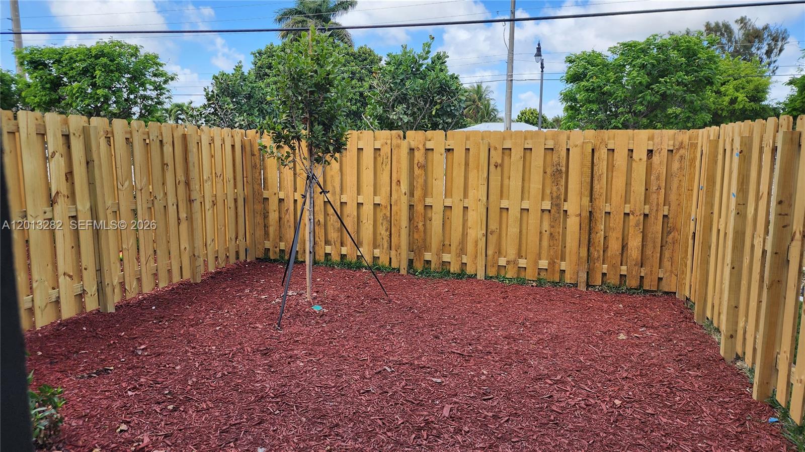 MIAMI LAND AND DEVELOPMEN - Residential Lease