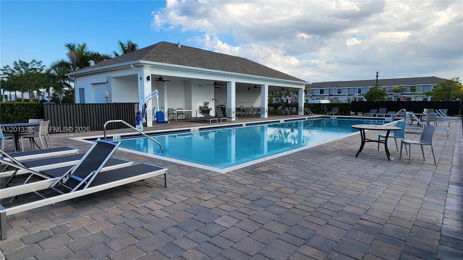 MIAMI LAND AND DEVELOPMEN - Residential Lease