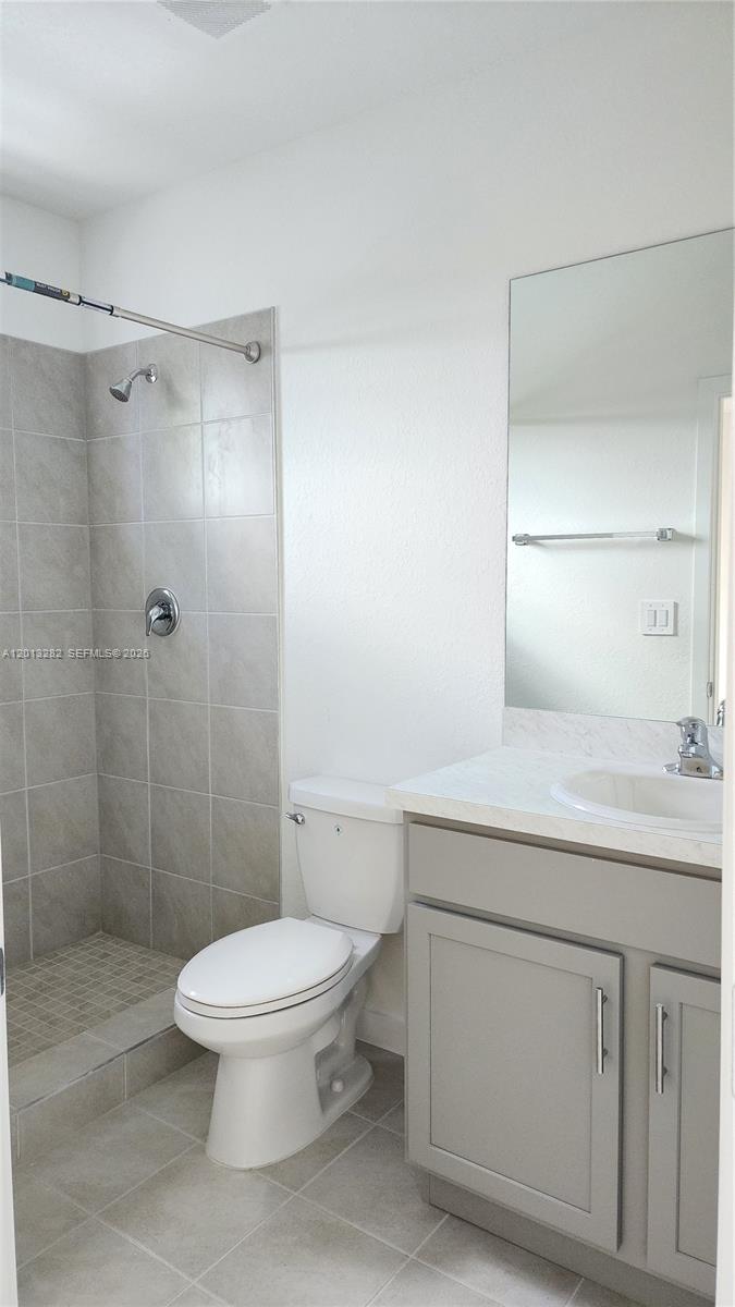 MIAMI LAND AND DEVELOPMEN - Residential Lease
