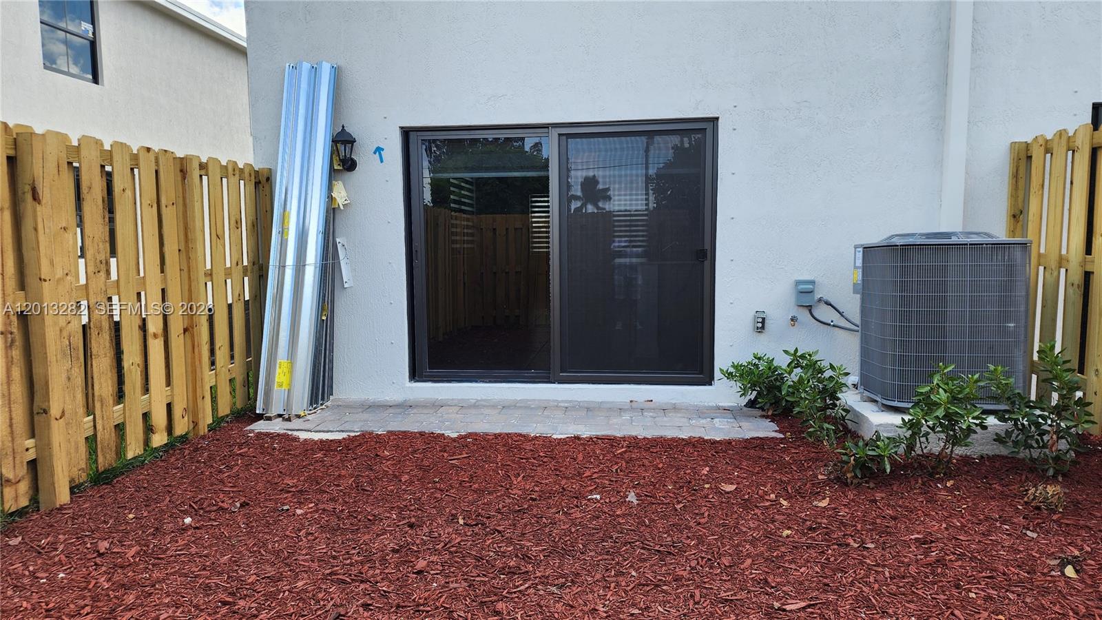 MIAMI LAND AND DEVELOPMEN - Residential Lease