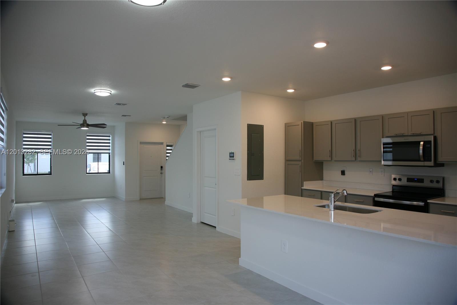 MIAMI LAND AND DEVELOPMEN - Residential Lease