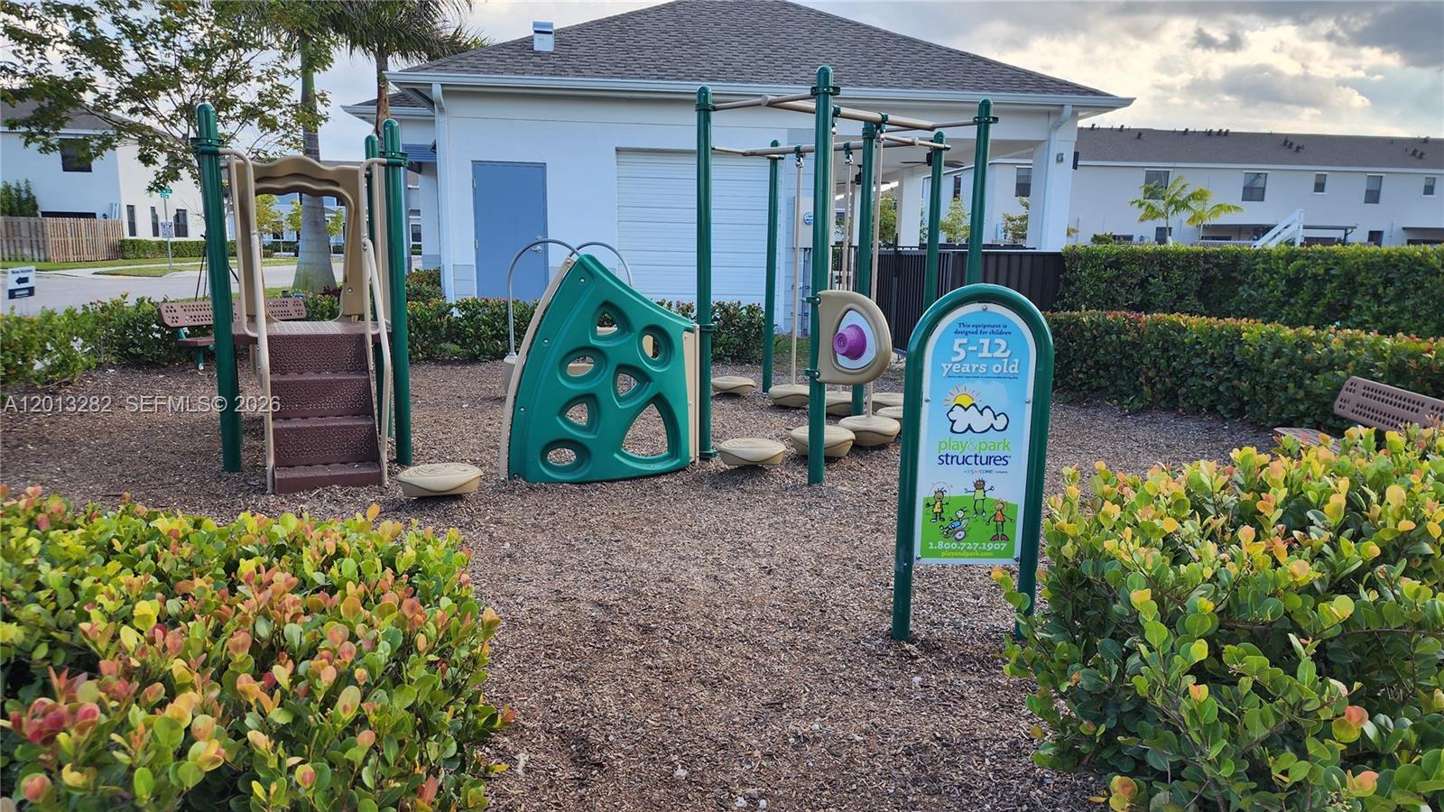 MIAMI LAND AND DEVELOPMEN - Residential Lease