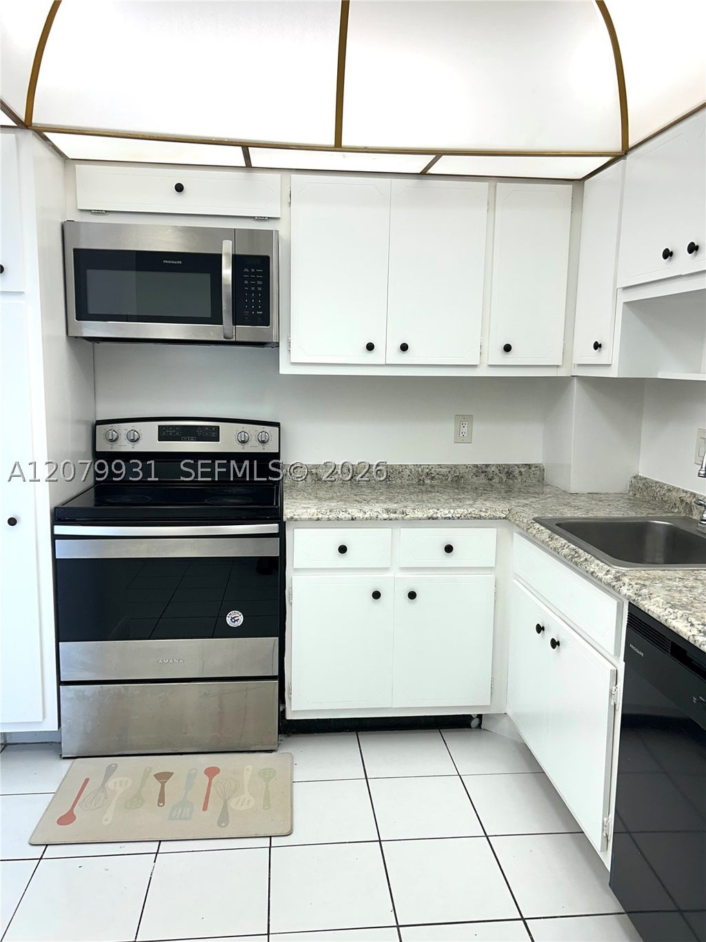 Photo of 4400 Hillcrest Dr #402B, Hollywood, FL 33021 (MLS # A12079931)