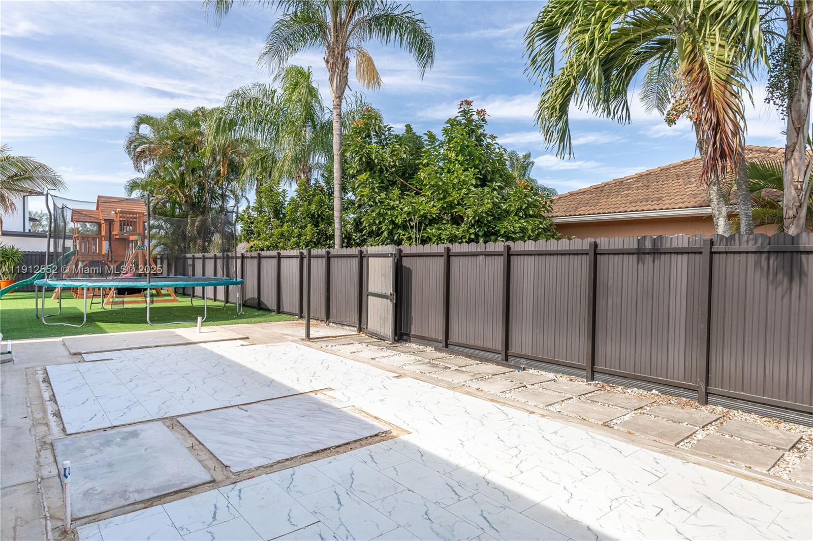 VALENCIA GROVES ESTATES - Residential