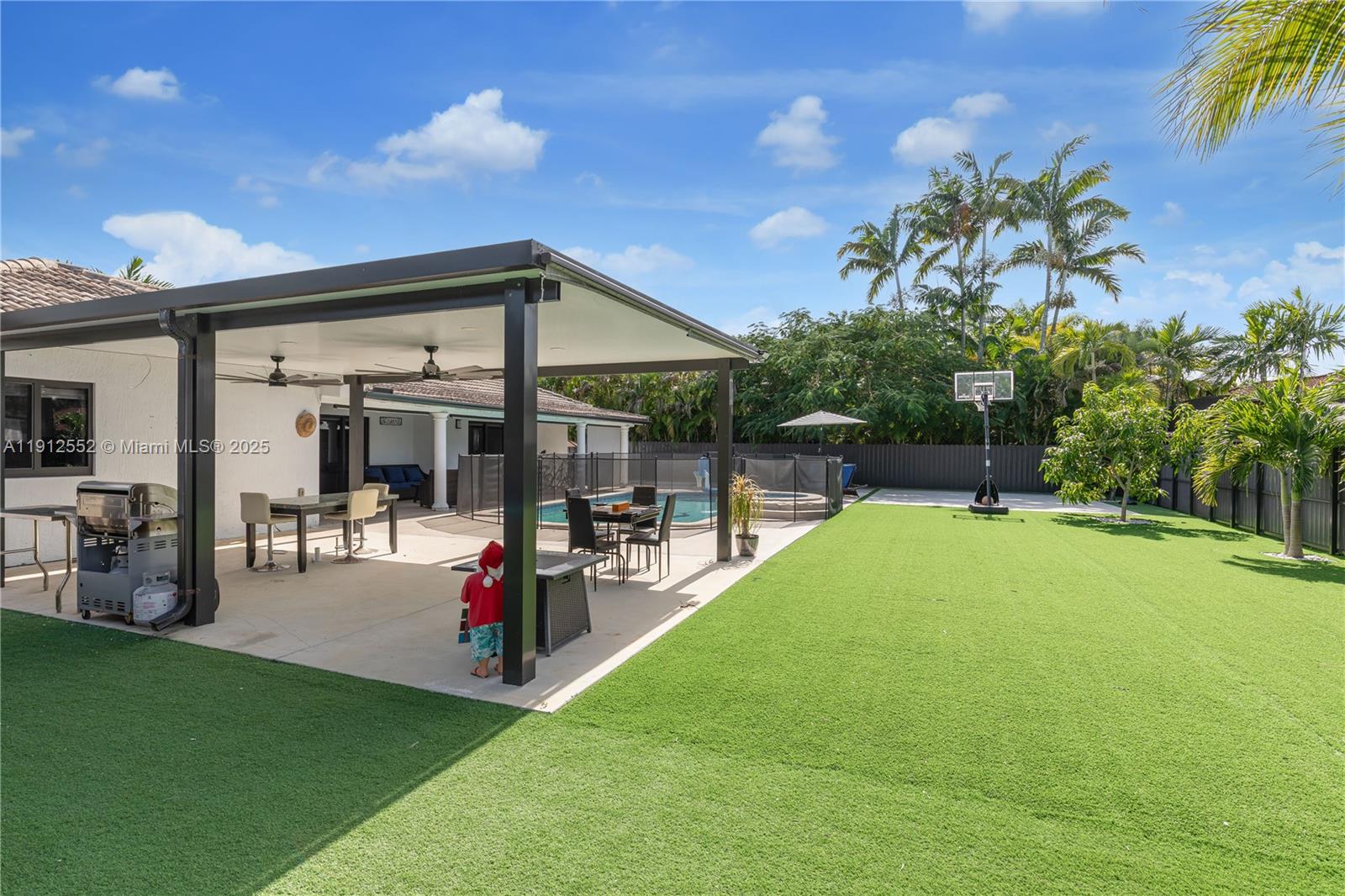 VALENCIA GROVES ESTATES - Residential