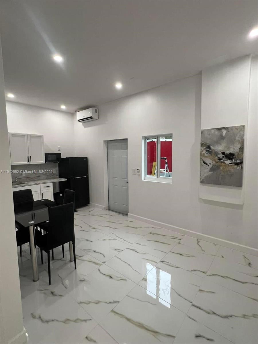 VALENCIA GROVES ESTATES - Residential