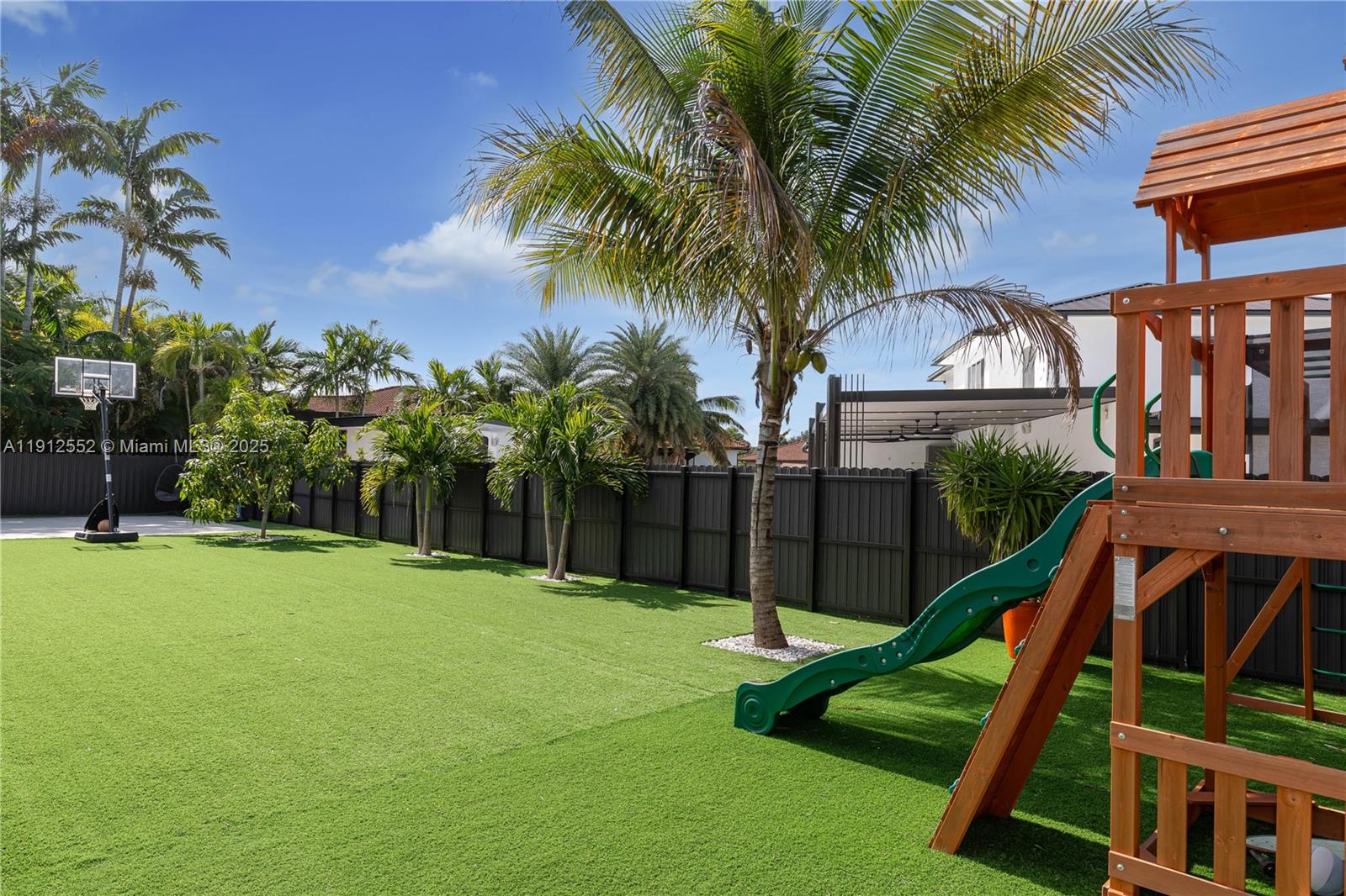 VALENCIA GROVES ESTATES - Residential