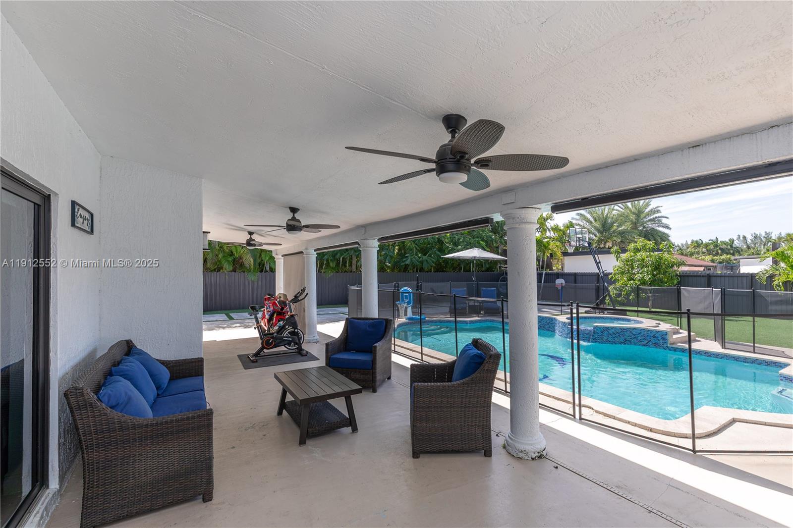 VALENCIA GROVES ESTATES - Residential