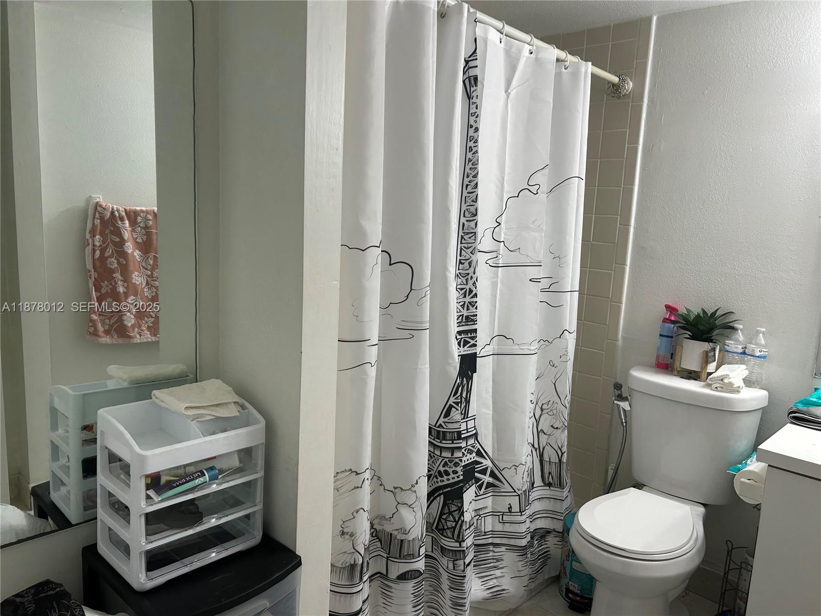 VENETIAN GARDENS AT COUNT - Residential