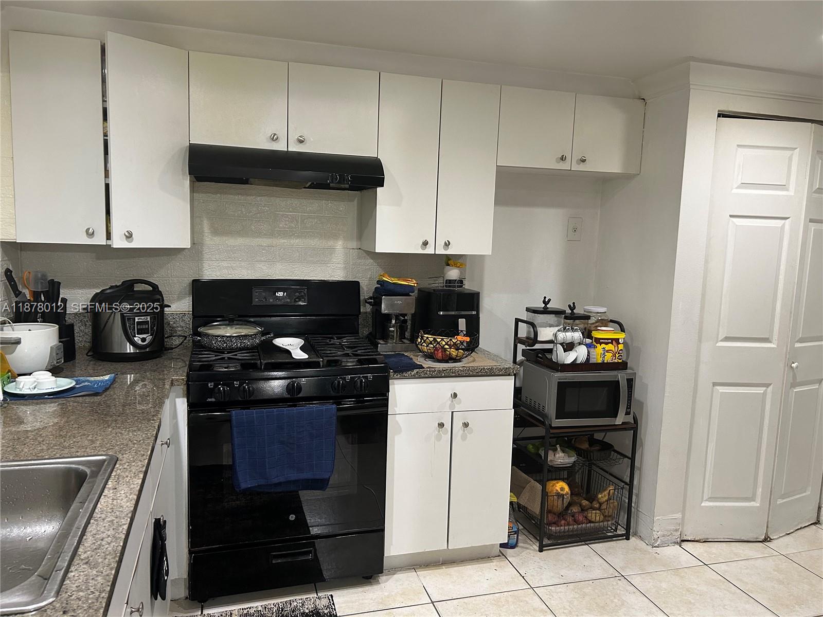 VENETIAN GARDENS AT COUNT - Residential