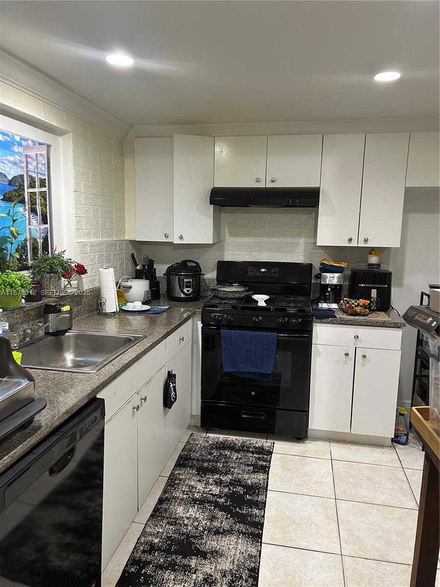 VENETIAN GARDENS AT COUNT - Residential