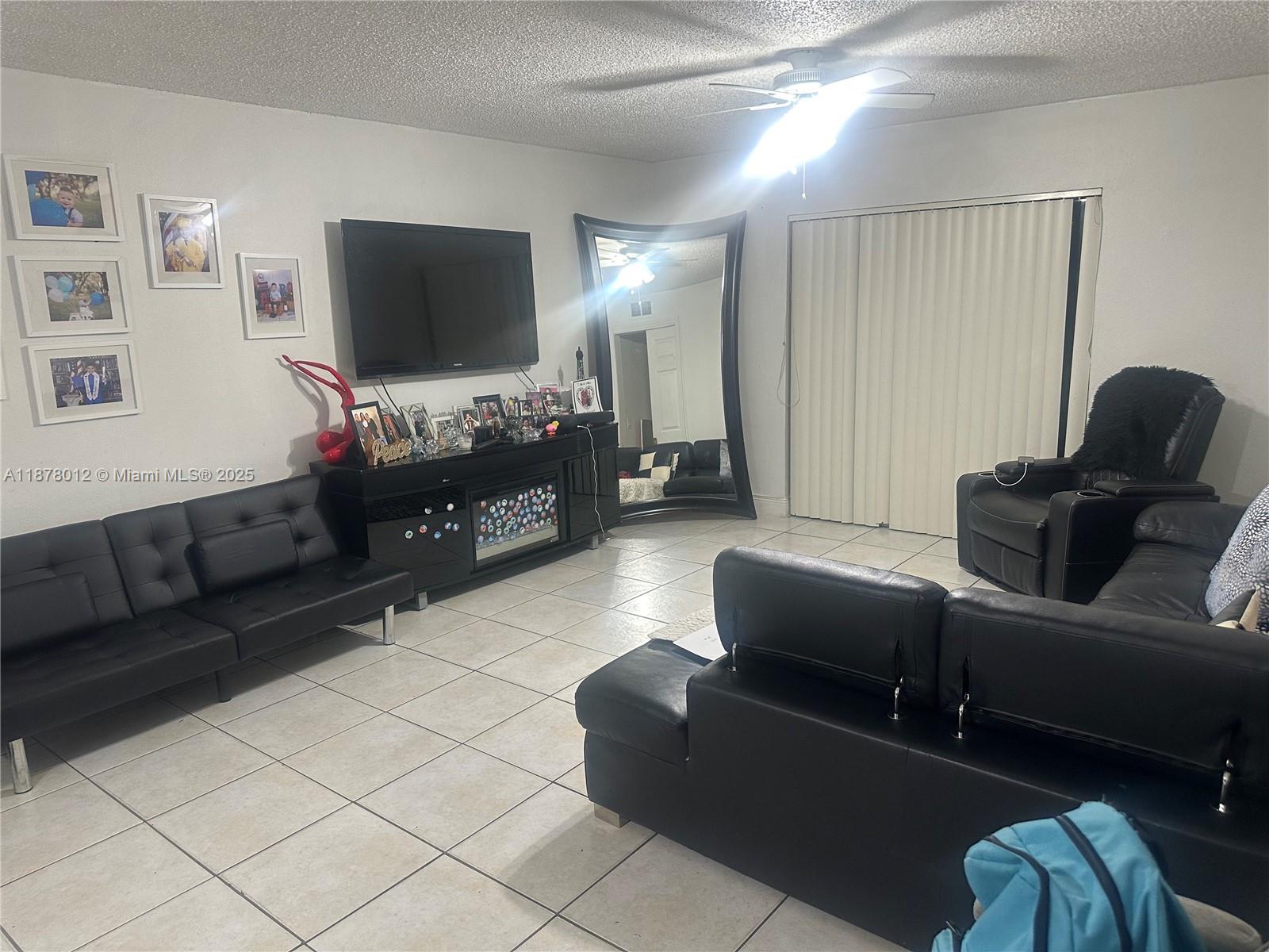 VENETIAN GARDENS AT COUNT - Residential