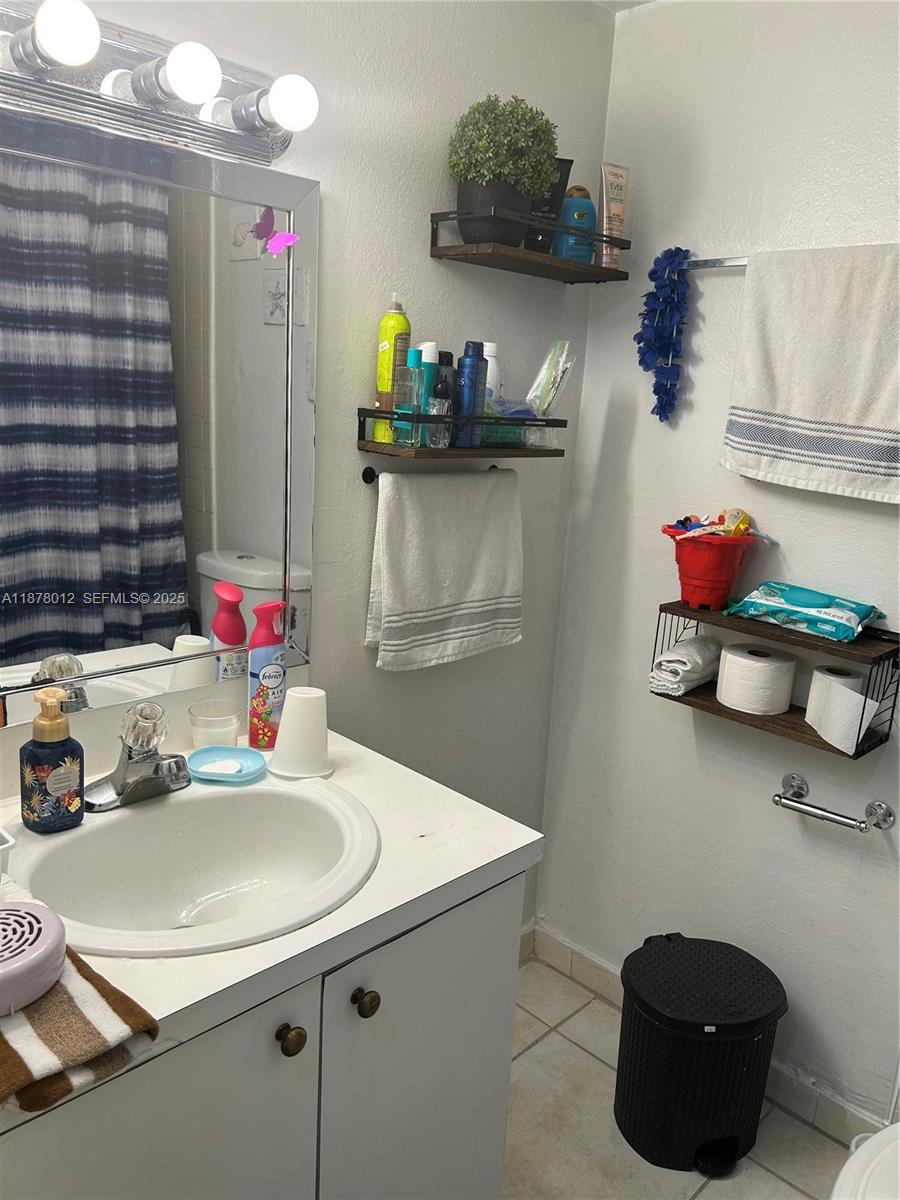 VENETIAN GARDENS AT COUNT - Residential