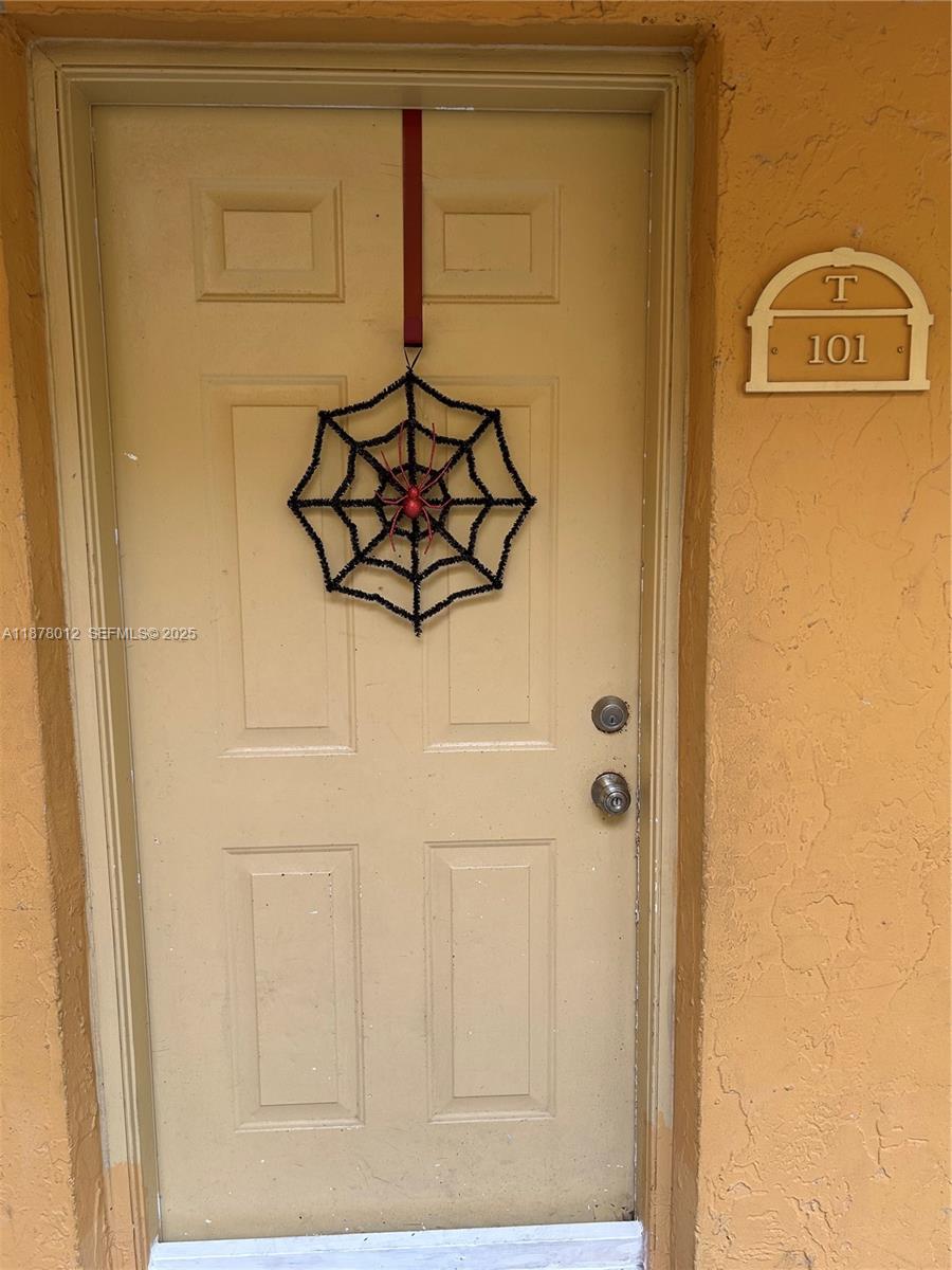 VENETIAN GARDENS AT COUNT - Residential