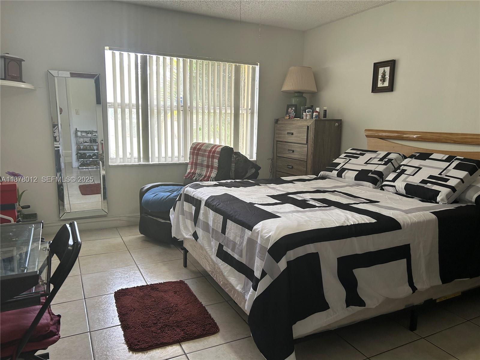 VENETIAN GARDENS AT COUNT - Residential