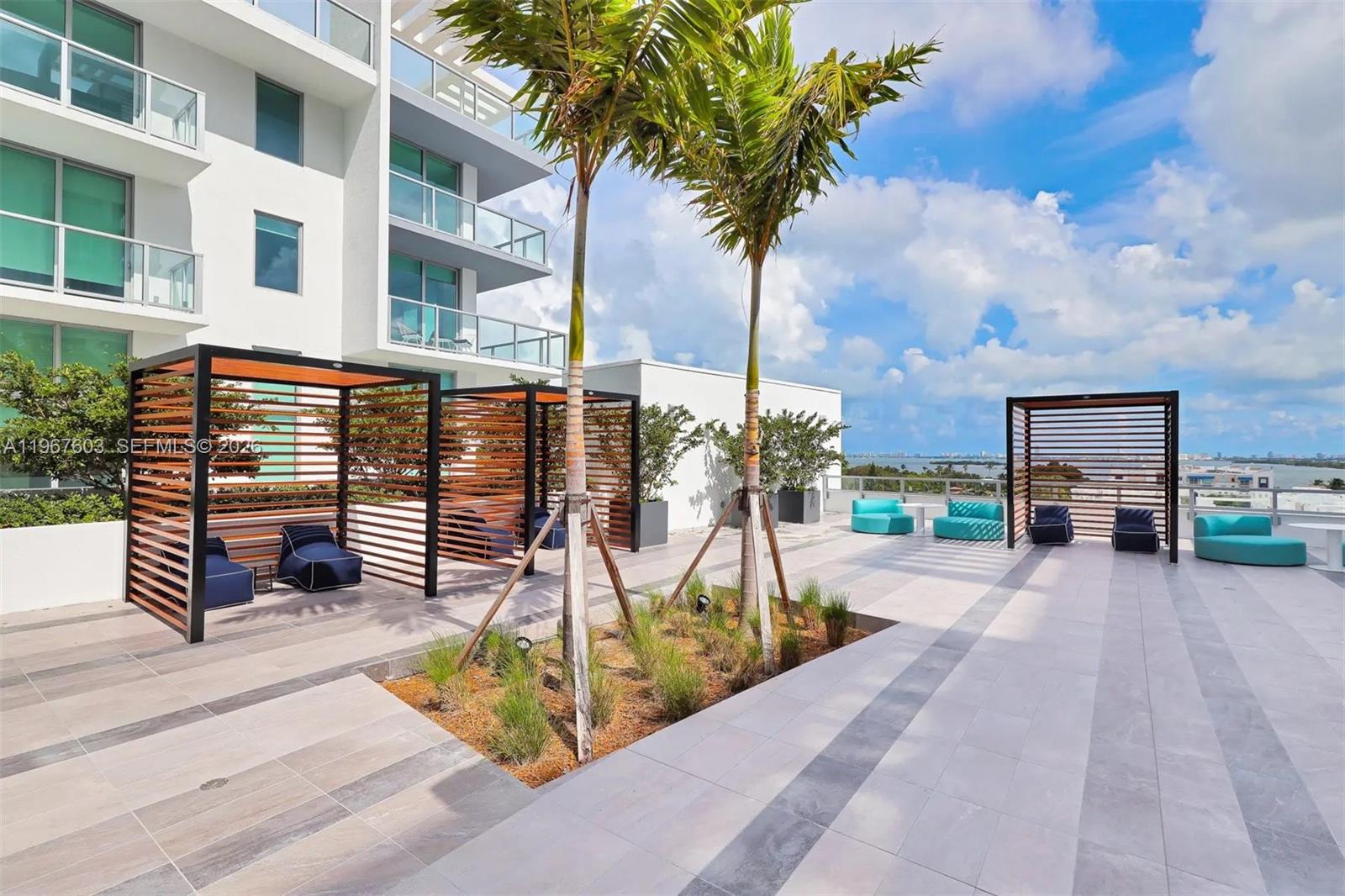 QUADRO CONDO - Residential