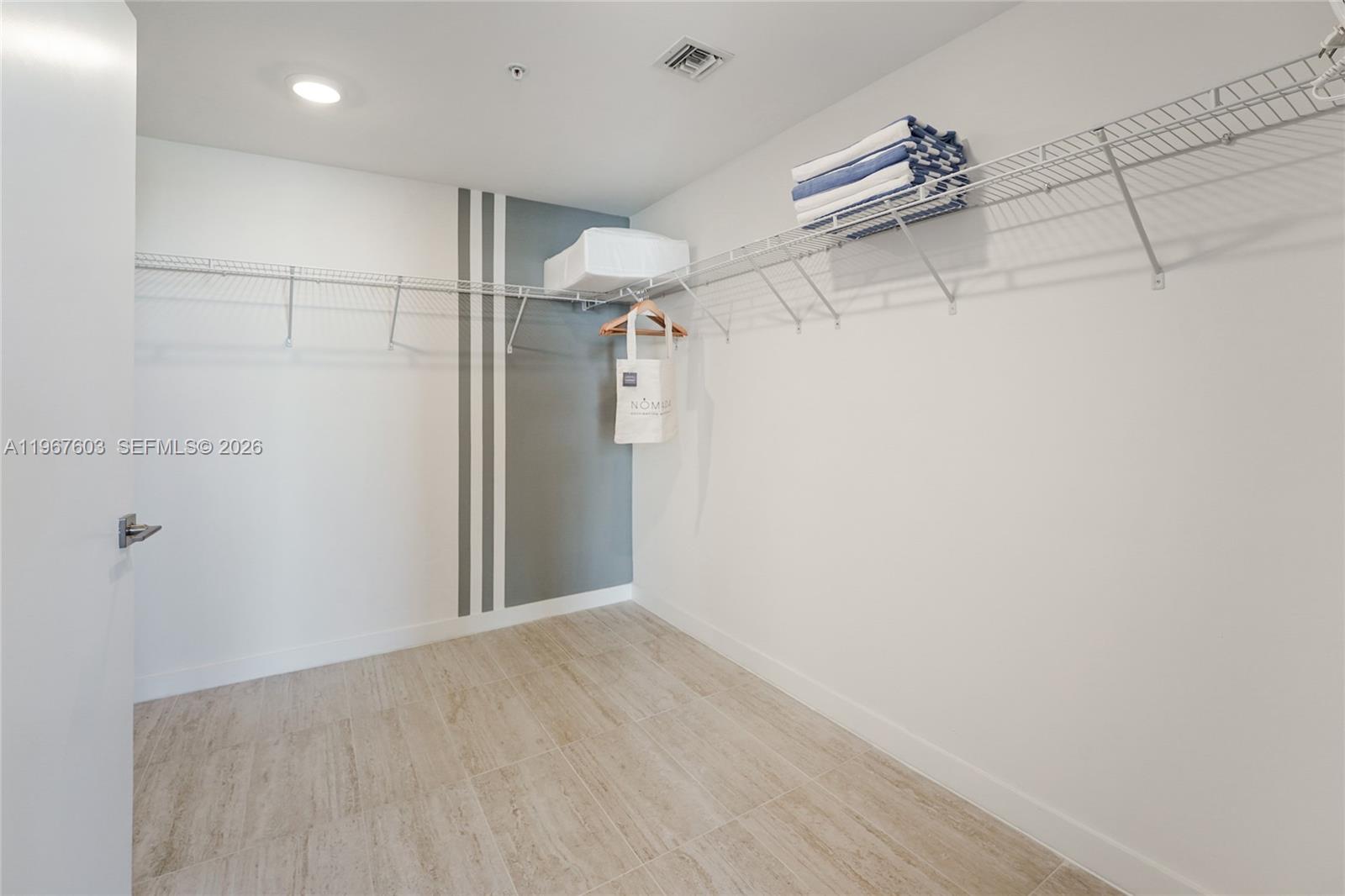 QUADRO CONDO - Residential