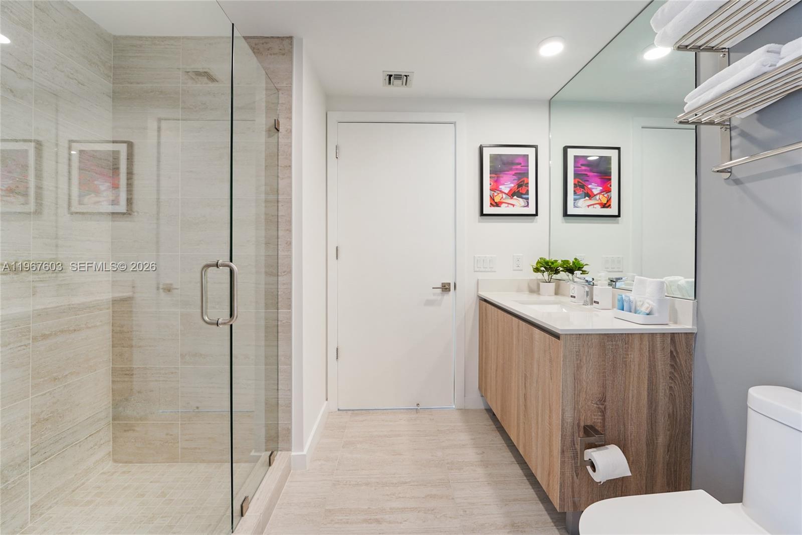 QUADRO CONDO - Residential