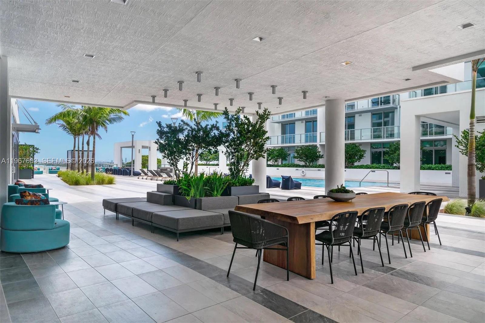 QUADRO CONDO - Residential