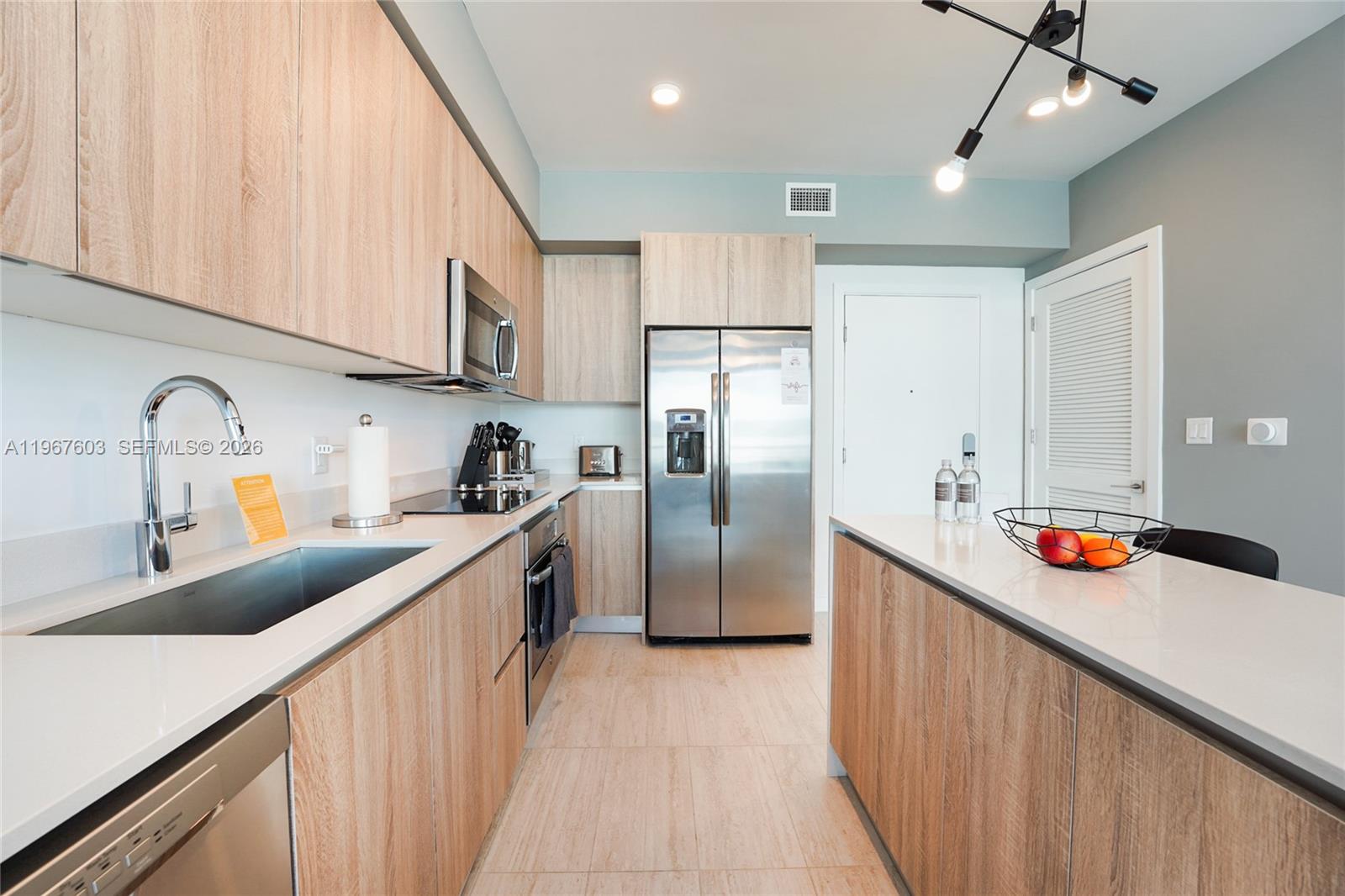 3900 Biscayne Blvd S-218