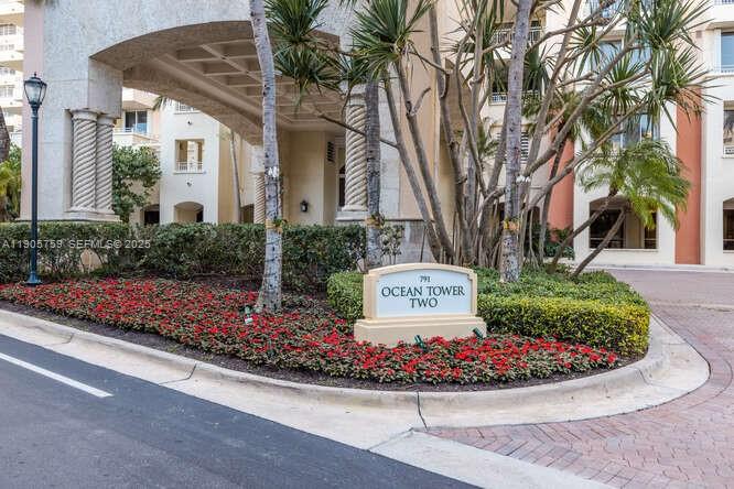 791 SE Crandon Blvd 703