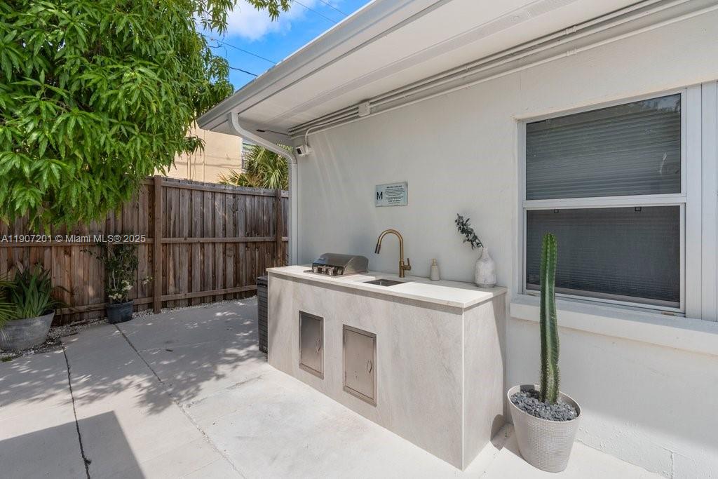 LAKE WORTH TOWN OF - Residential Income