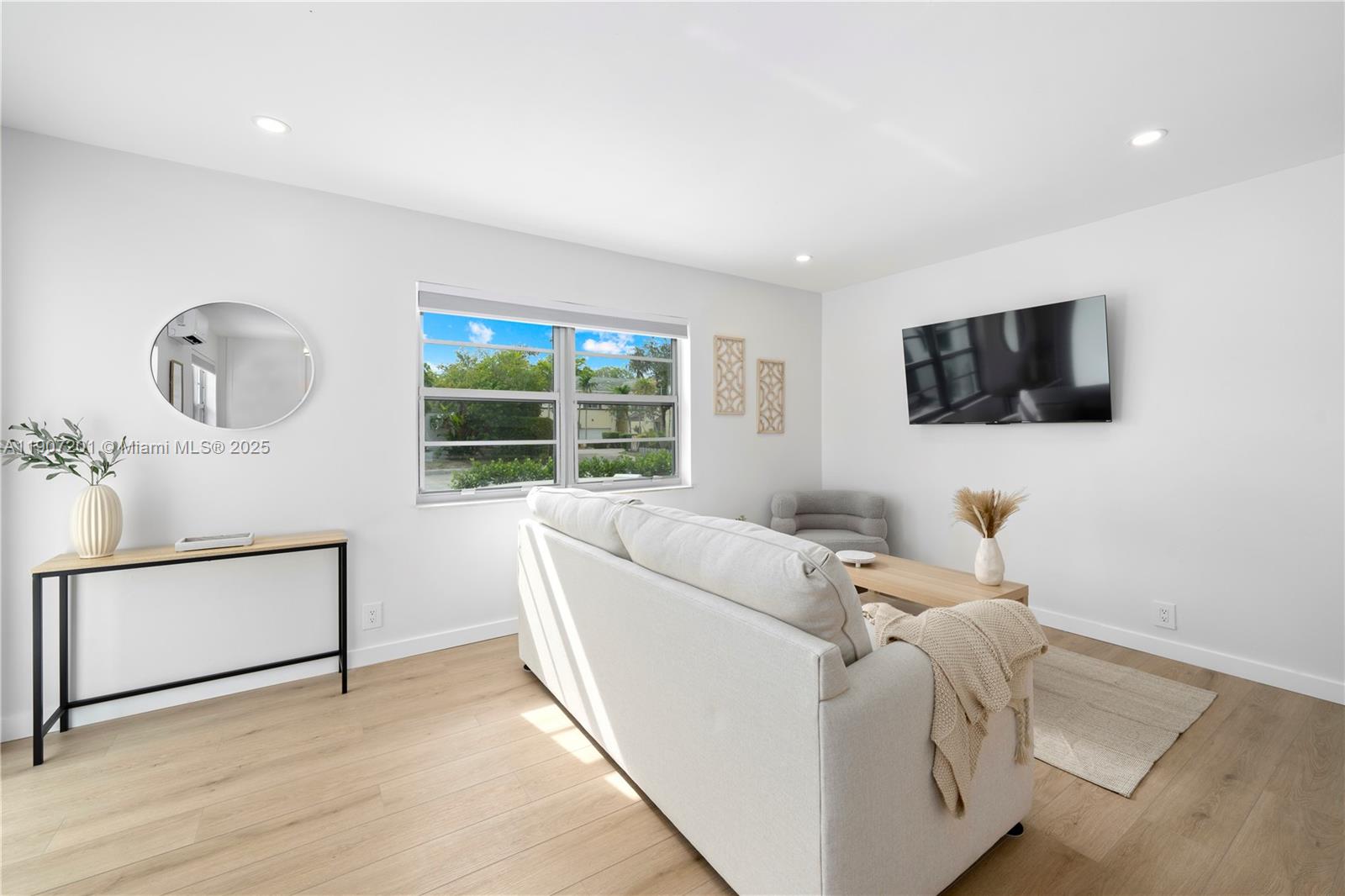 LAKE WORTH TOWN OF - Residential Income