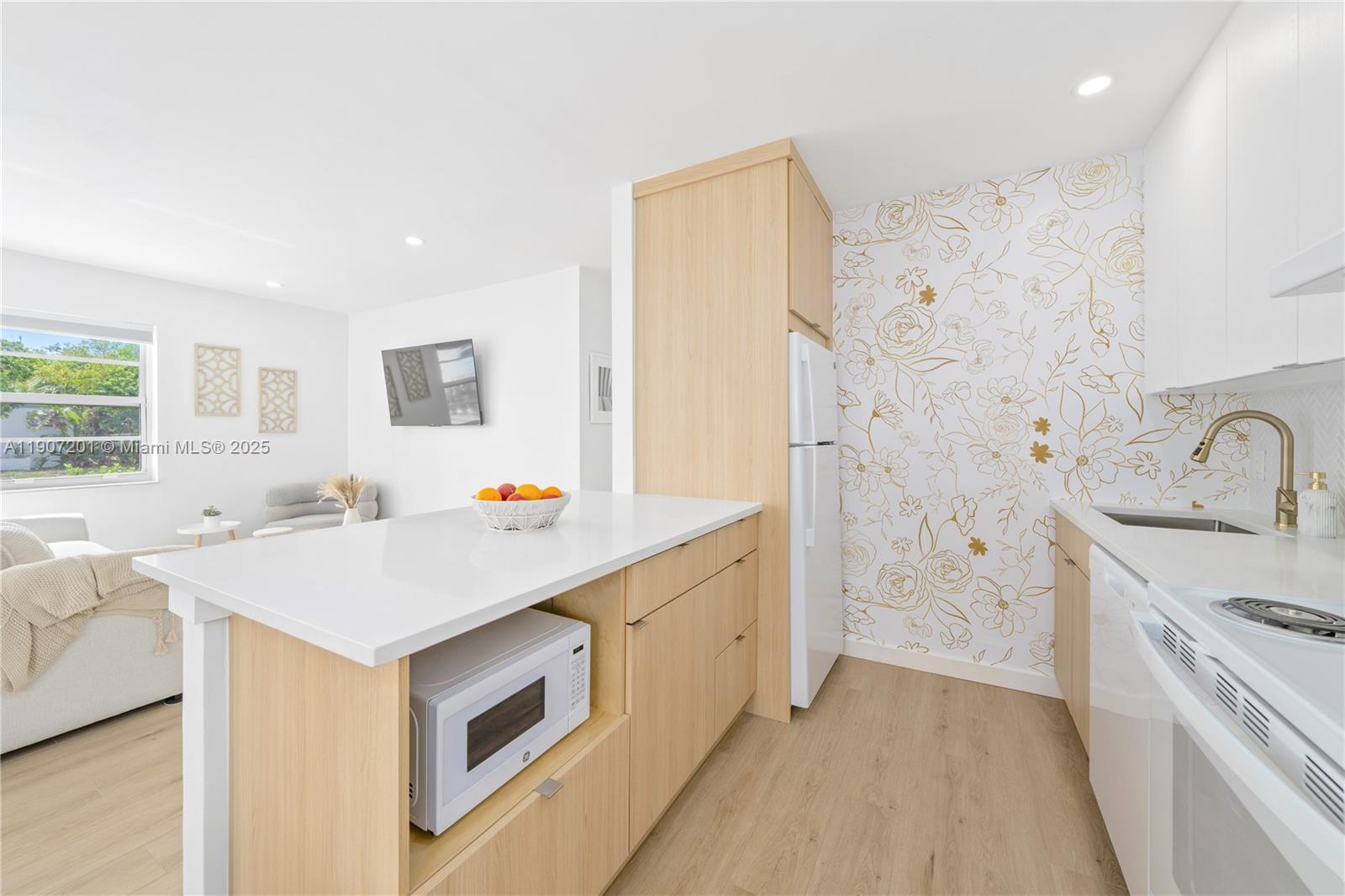 LAKE WORTH TOWN OF - Residential Income