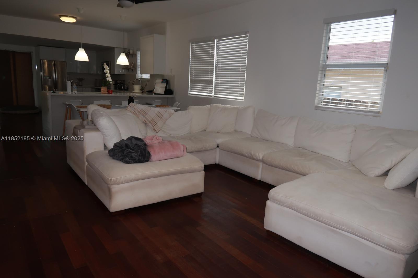 ROSEMONT PARK - Residential