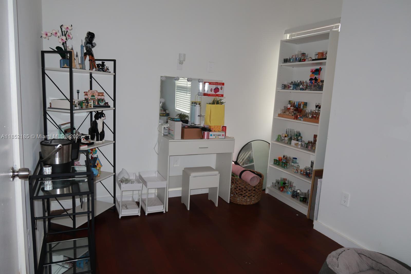 ROSEMONT PARK - Residential