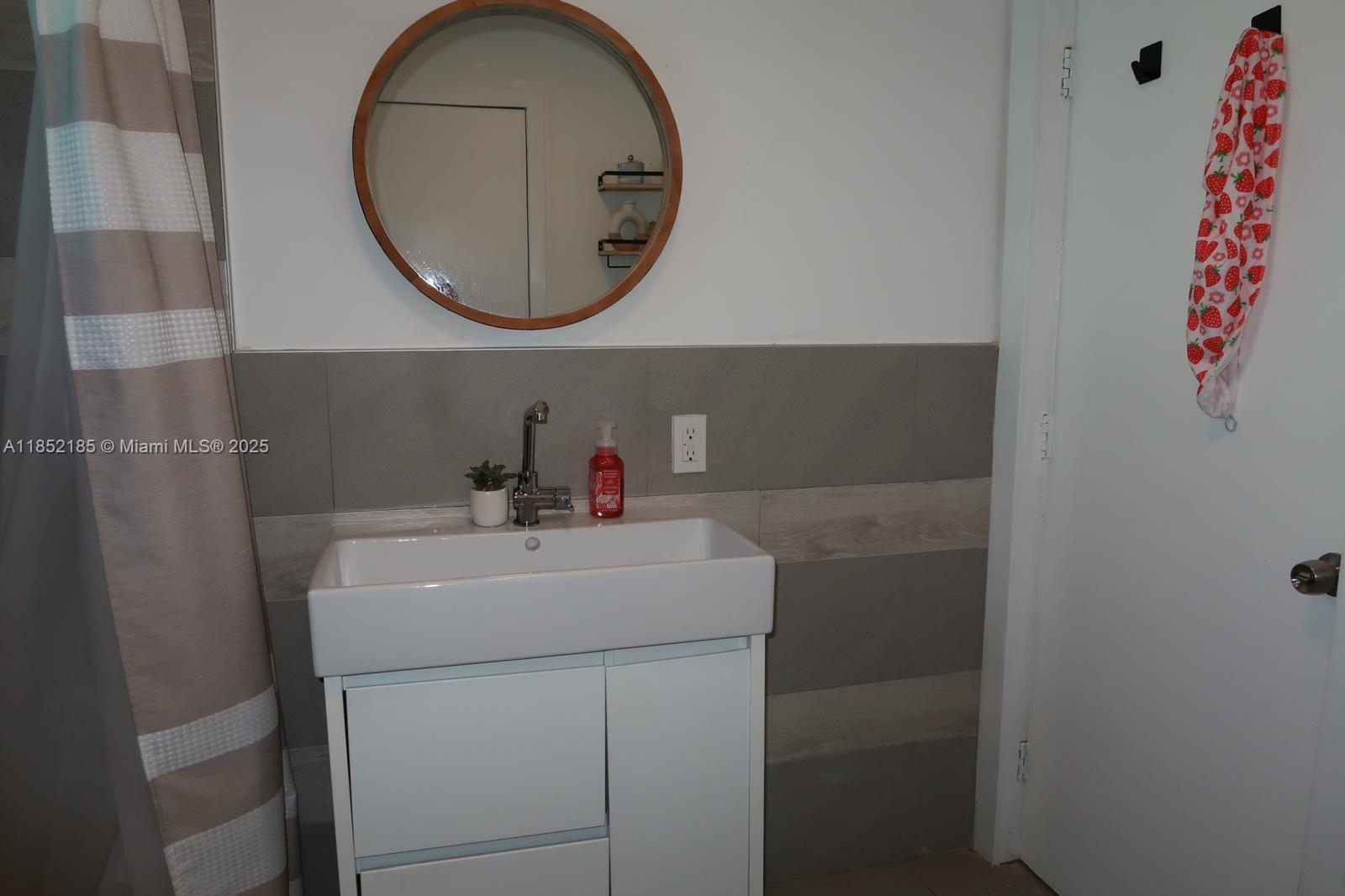 ROSEMONT PARK - Residential