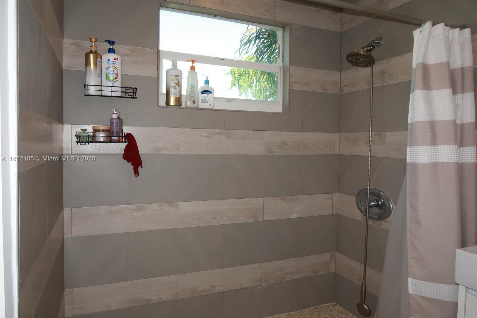 ROSEMONT PARK - Residential