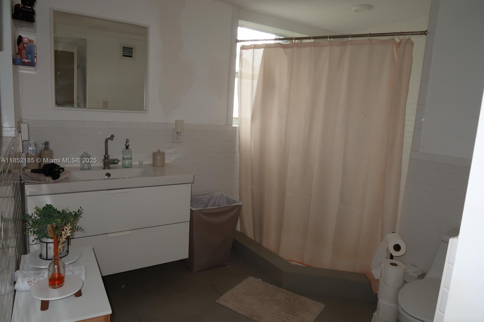 ROSEMONT PARK - Residential