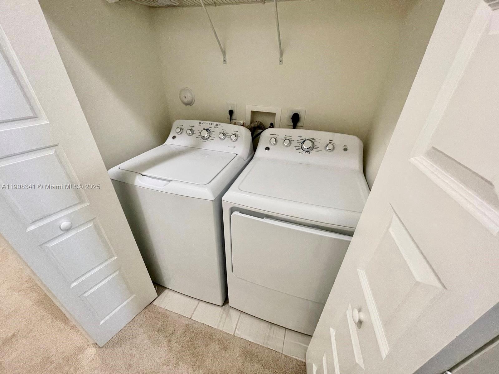 GRAND BAY NORTH - Residential Lease