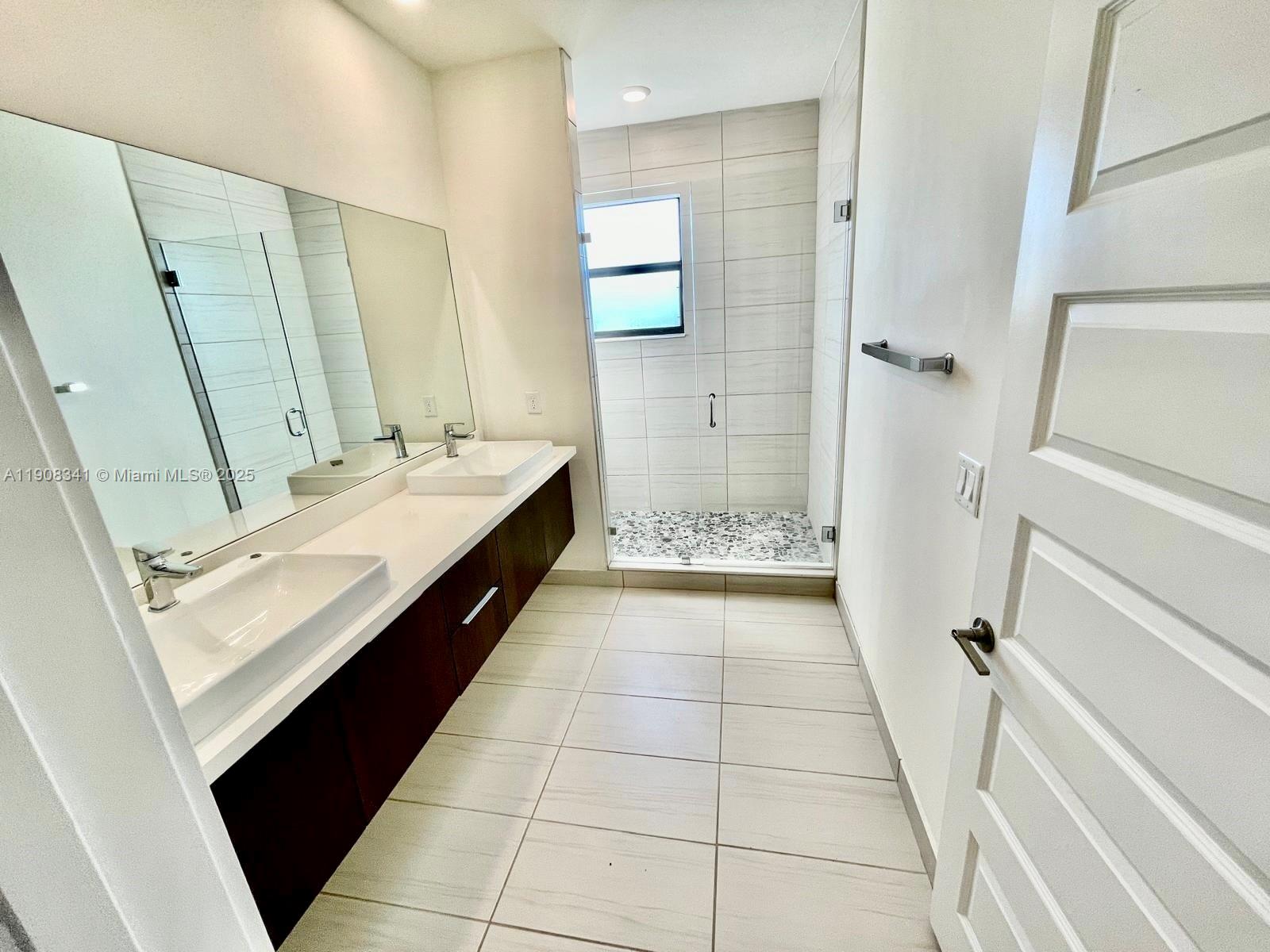 GRAND BAY NORTH - Residential Lease