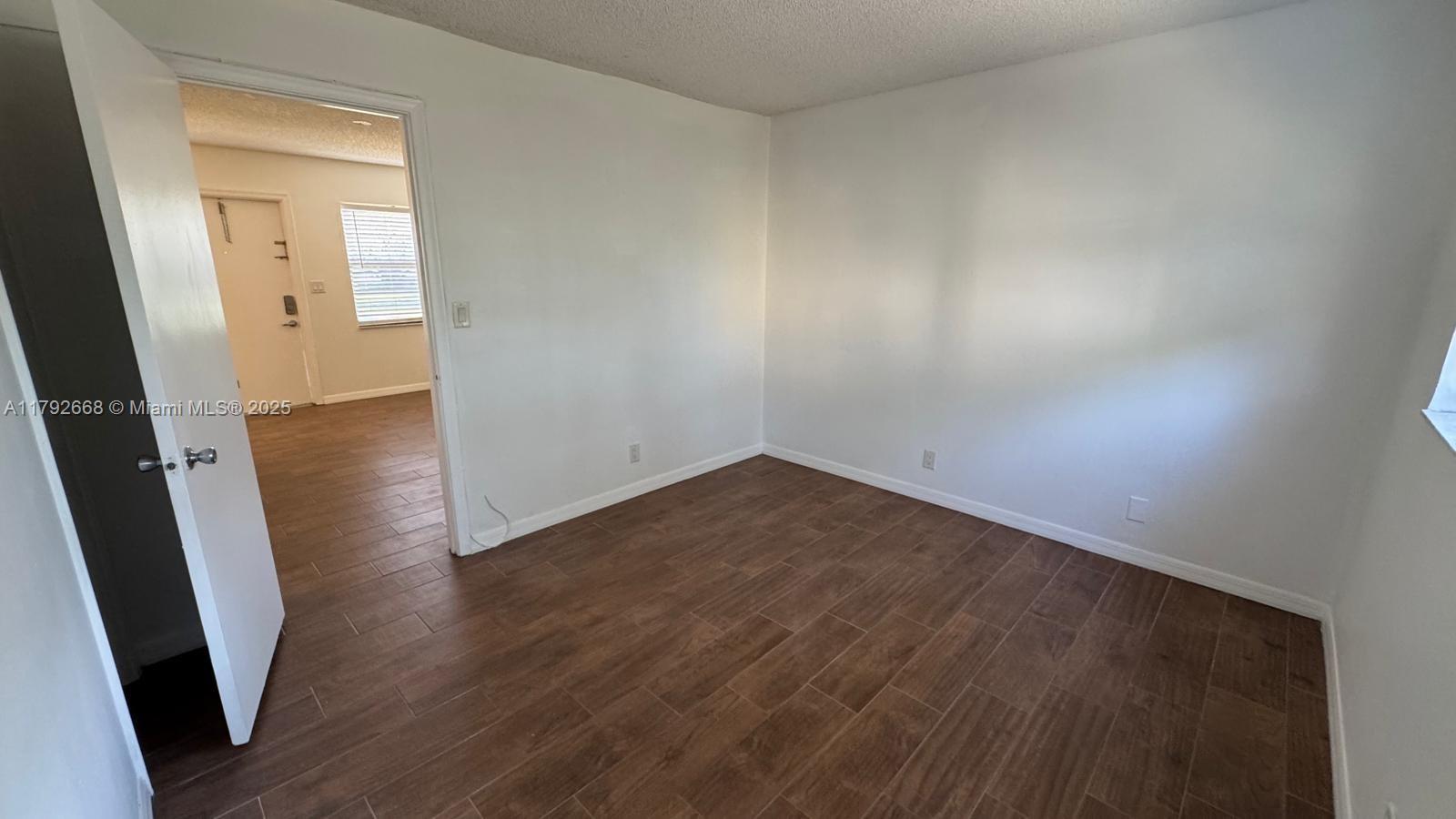 VILLAGE PARK AT OAKLAND C - Residential