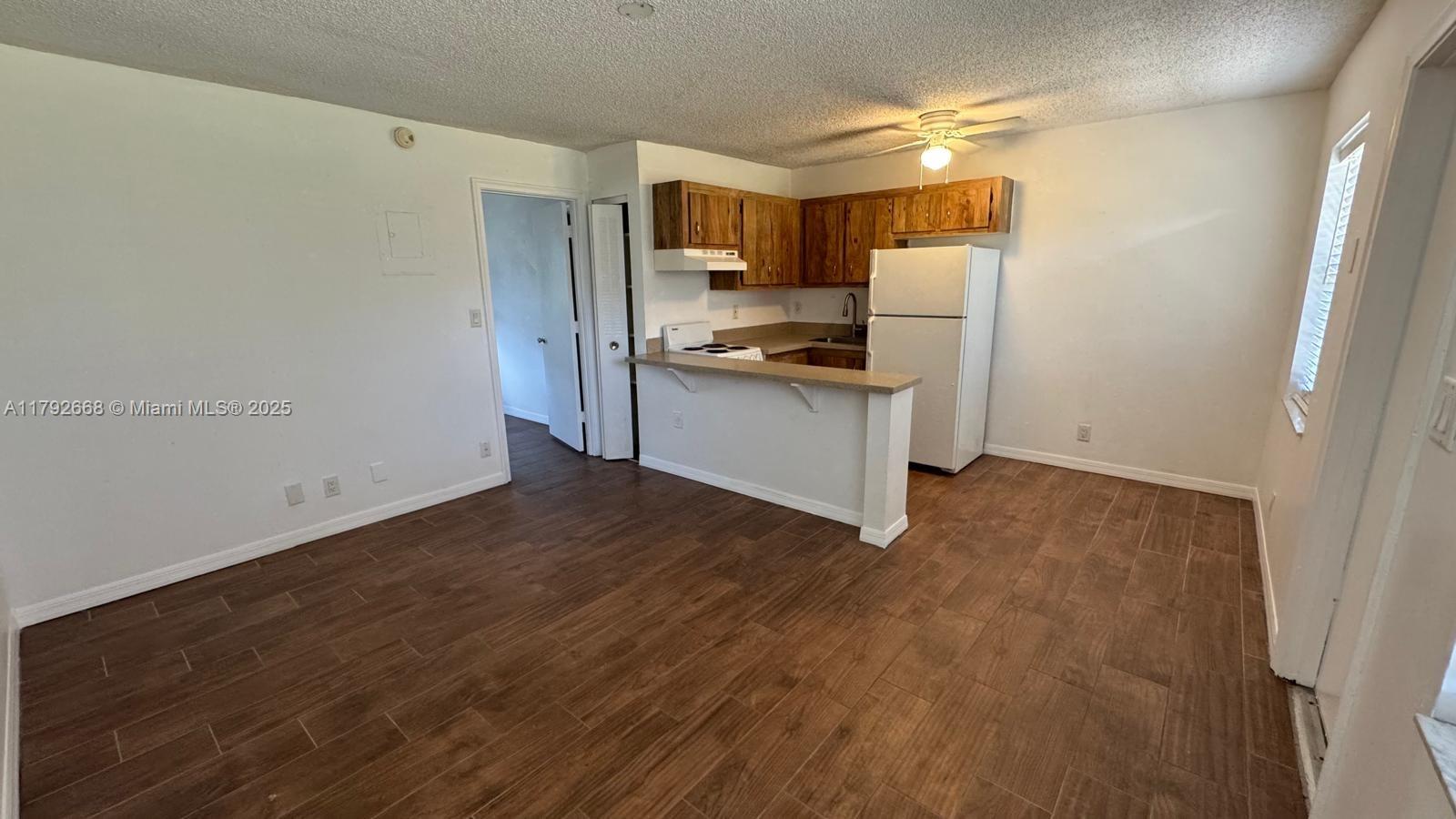 VILLAGE PARK AT OAKLAND C - Residential