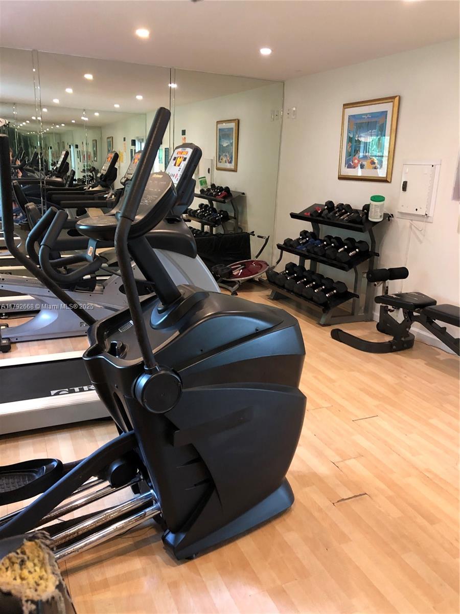 VILLAGE PARK AT OAKLAND C - Residential